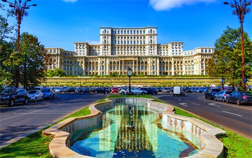 Megalomanski parlament v Bukarešti