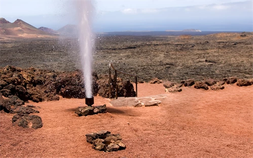 Gejzir v narodnem parku Timanfaya