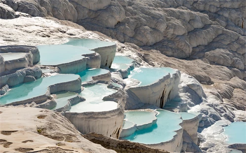 Pamukkale - Apnenčaste terase, ki so nastale kot posledica mineralnih vrelcev