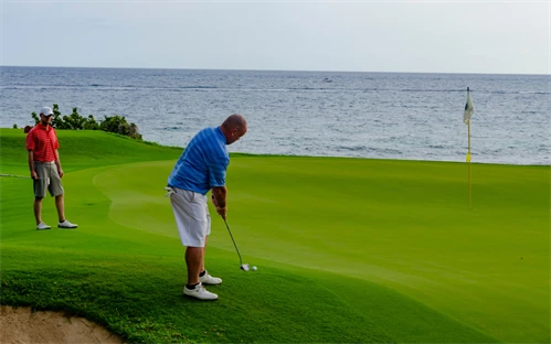 Golf v La Romani