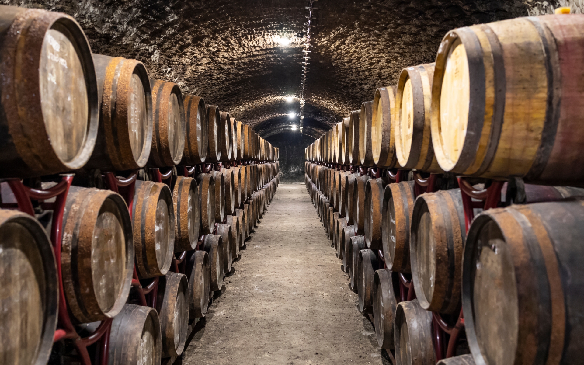 Znamenite vinske kleti v okolici mesta Eger