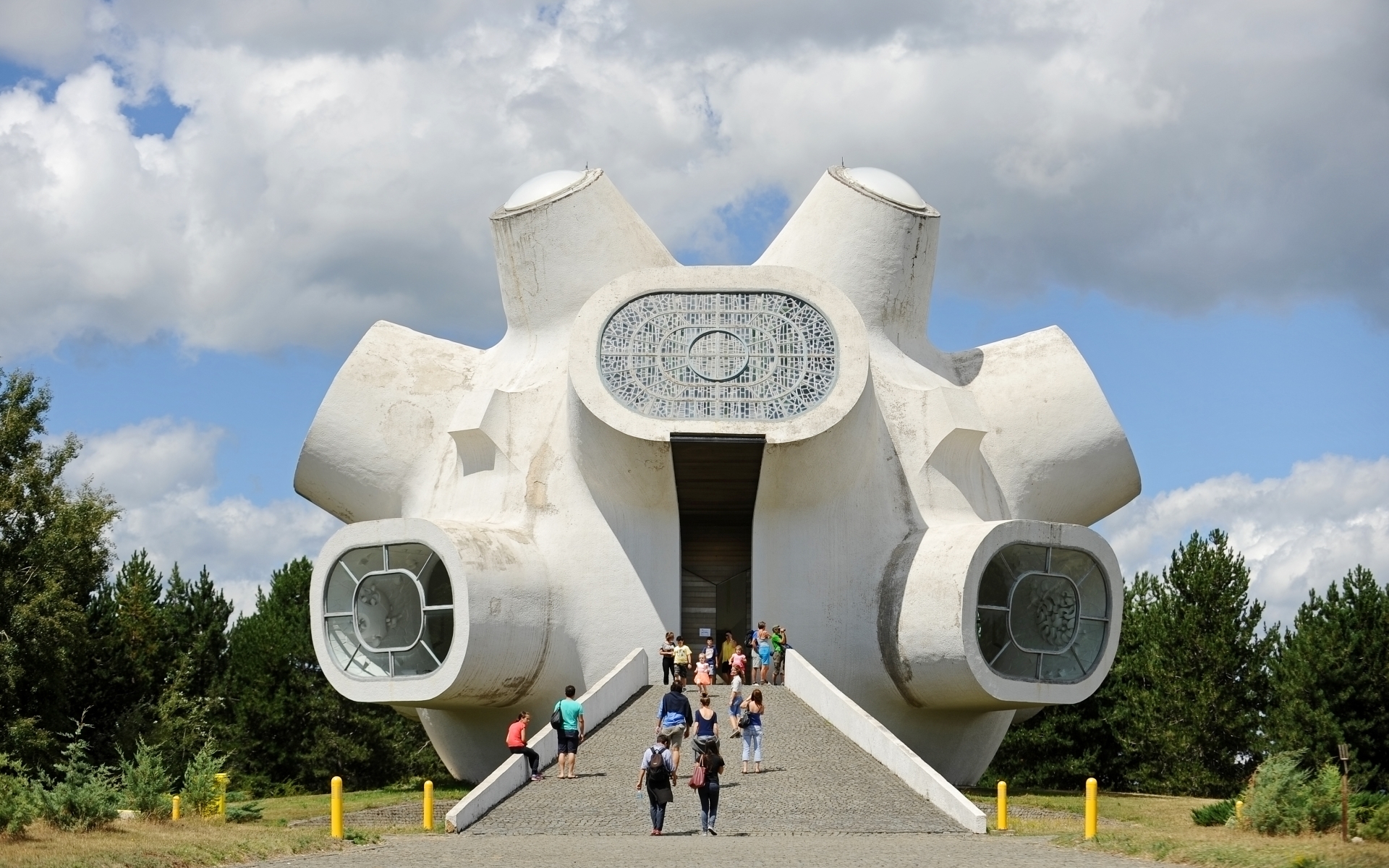 Futuristični spomenik Makedonoium v Kruševu