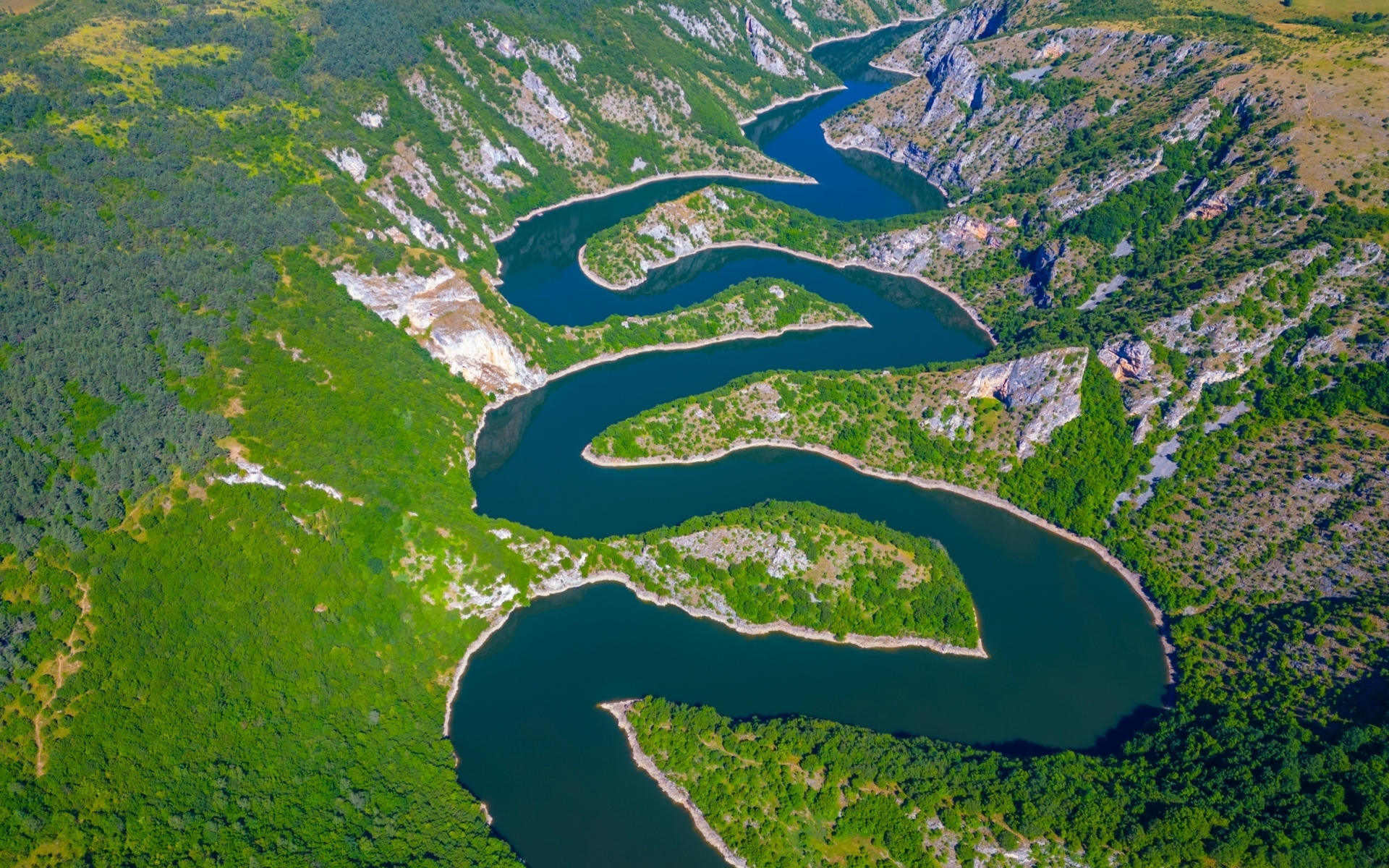 Kanjon reke Uvac - znameniti meandri reke