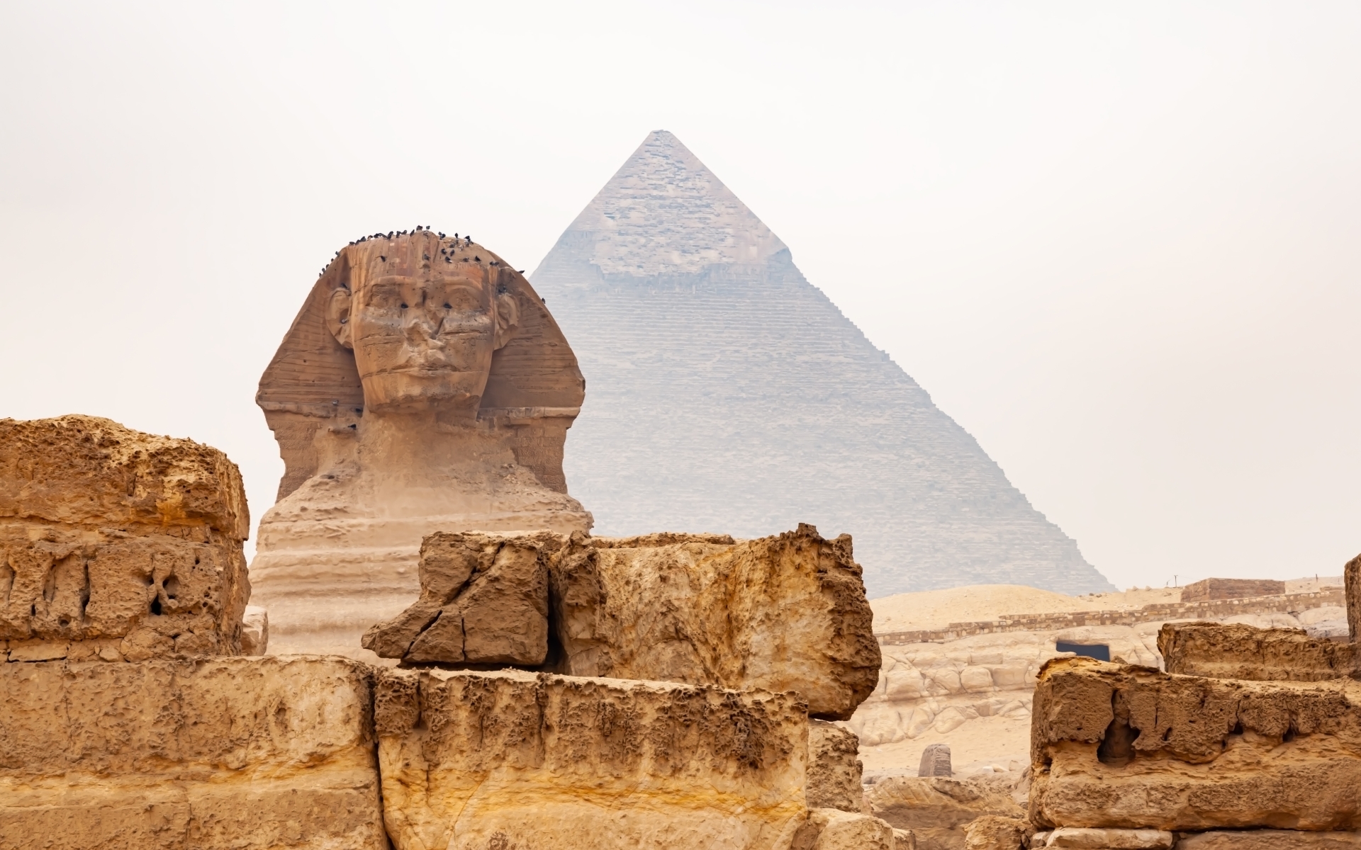 Giza - Sfinga in Keopsova piramida