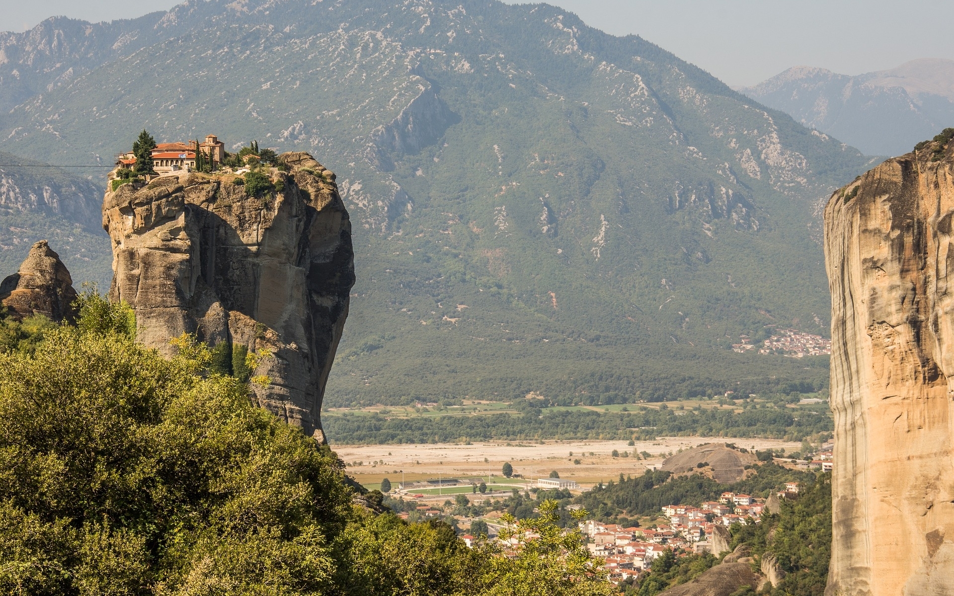 Samostani na pečinah v Meteori