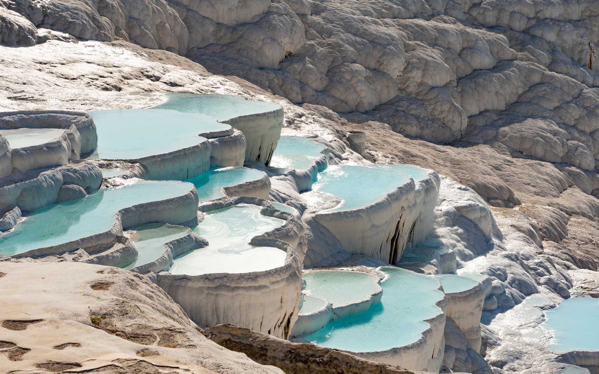 Pamukkale - Apnenčaste terase, ki so nastale kot posledica mineralnih vrelcev