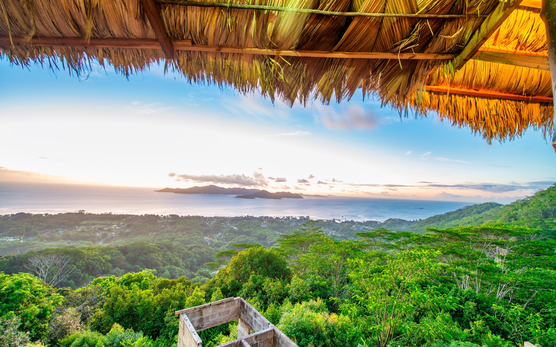 Silhouette island